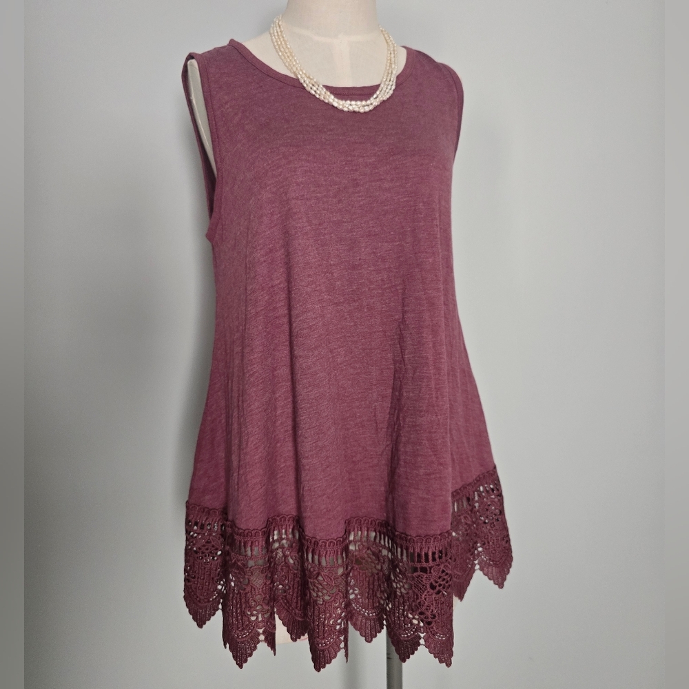 Sleeveless Lace Wine Color Tunic Style Hem Top - Flowy-Women's Medium